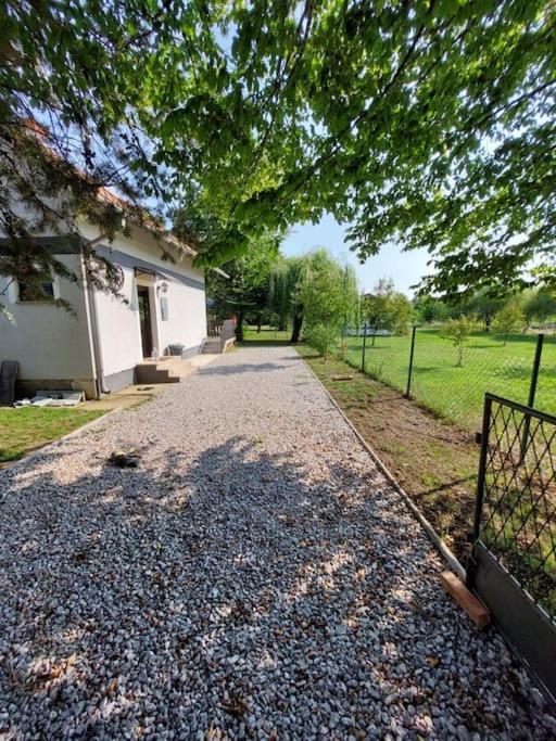 Вилла House Kupa Mb Petrinja Экстерьер фото
